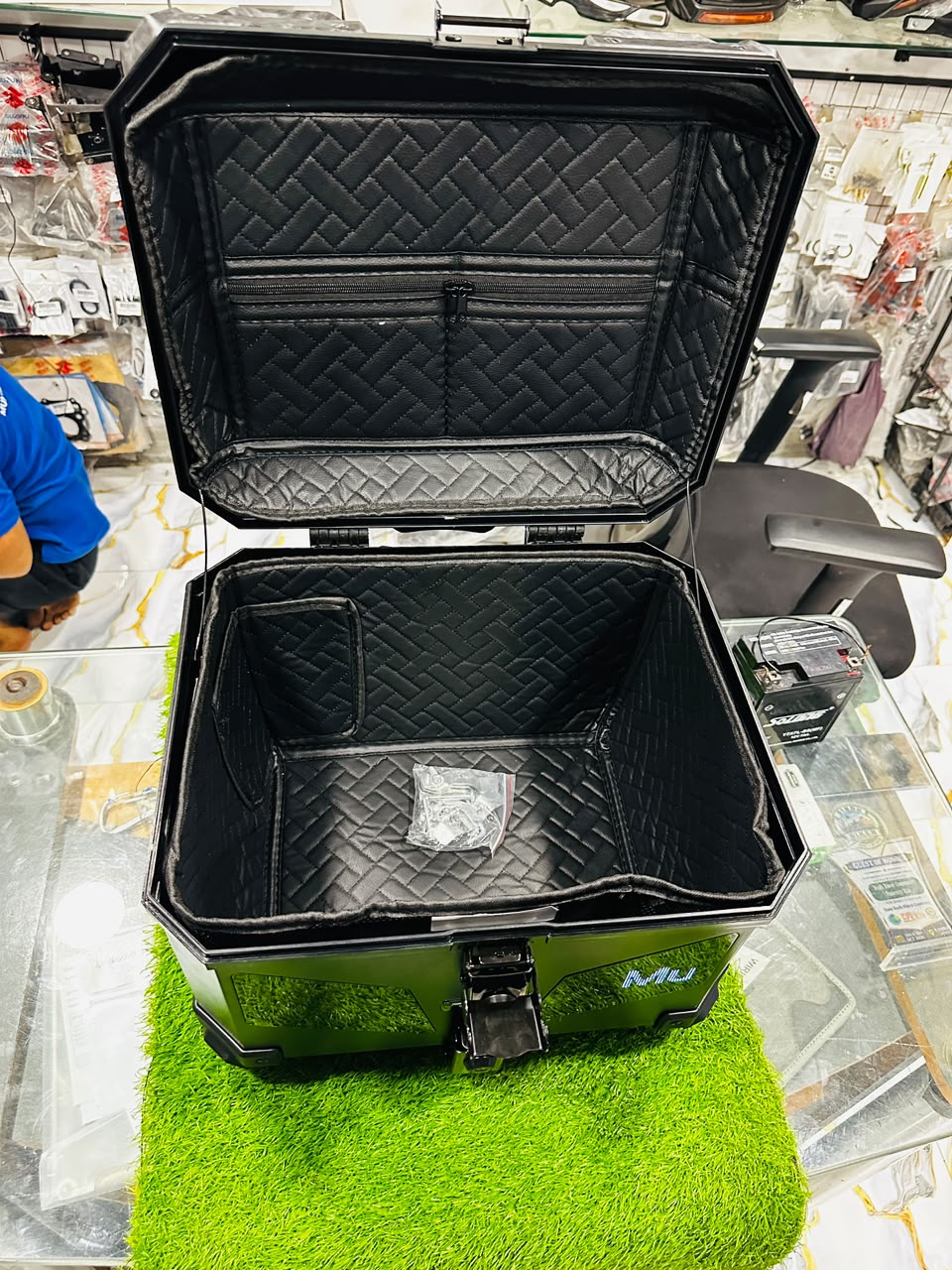 LED SCREEN TAIL BOX