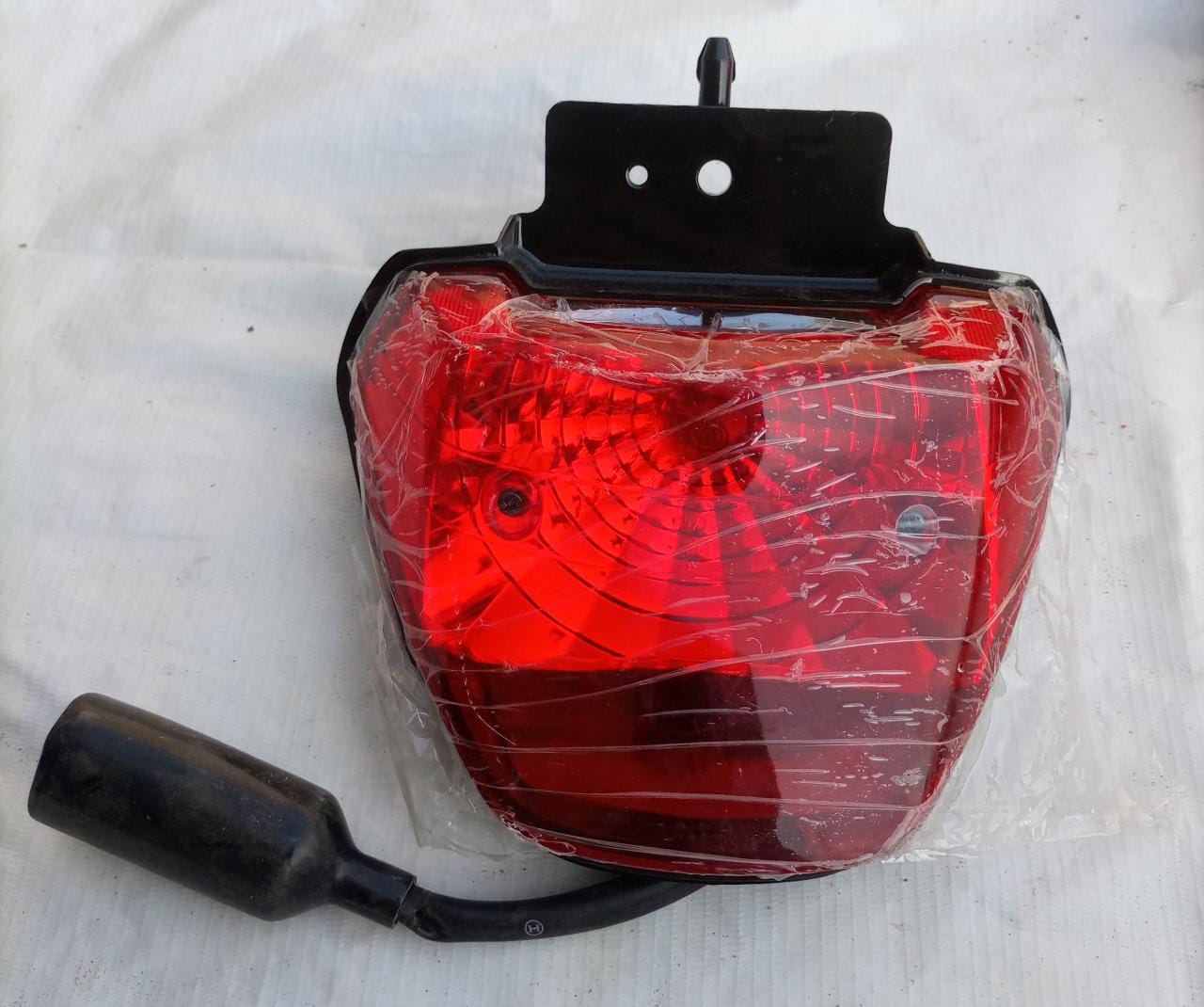 Tail Light Assembly CB150F (GENUINE)/Back Light Complete CB150
